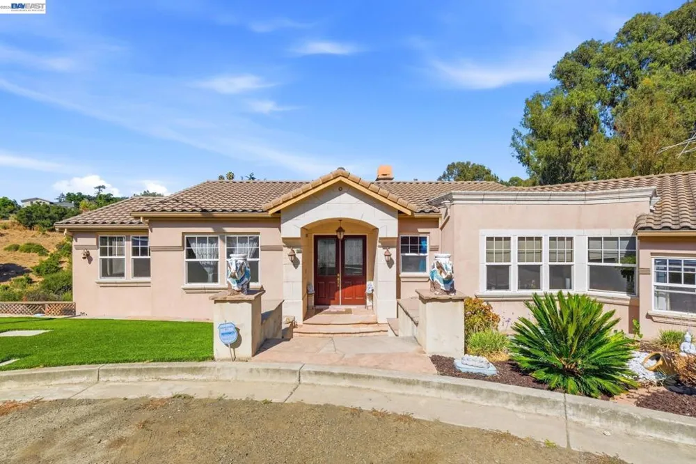 1769 Carmel Ct Hayward, CA 94541