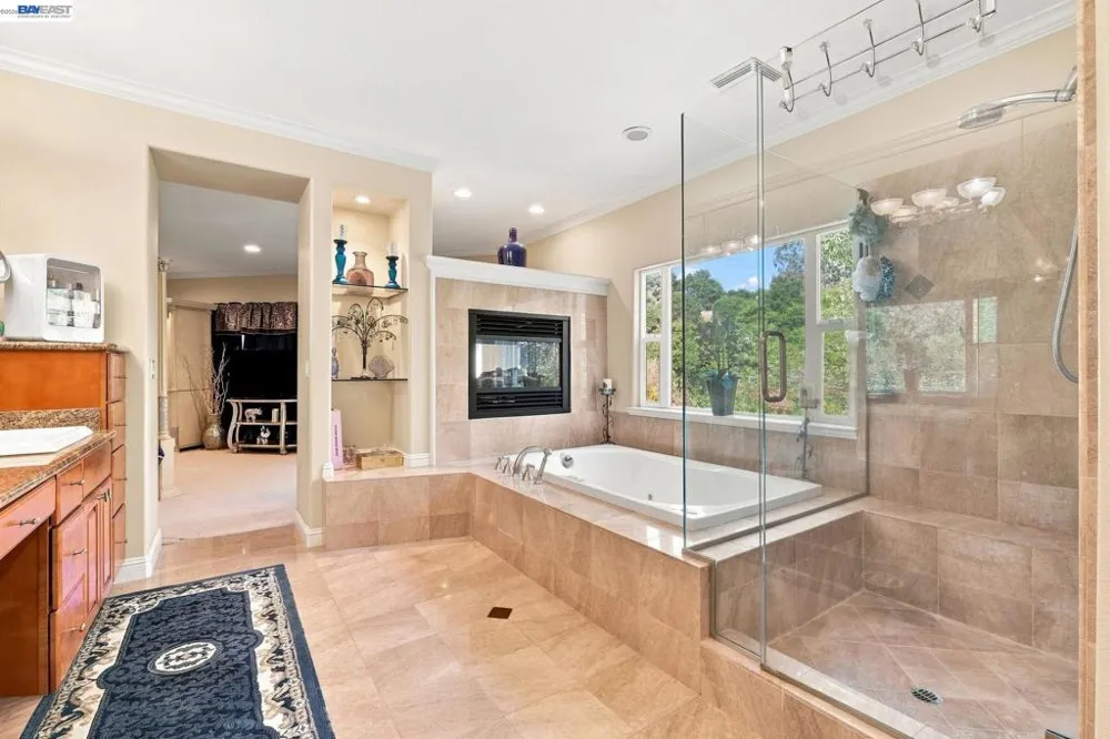1769 Carmel Ct Hayward, CA 94541