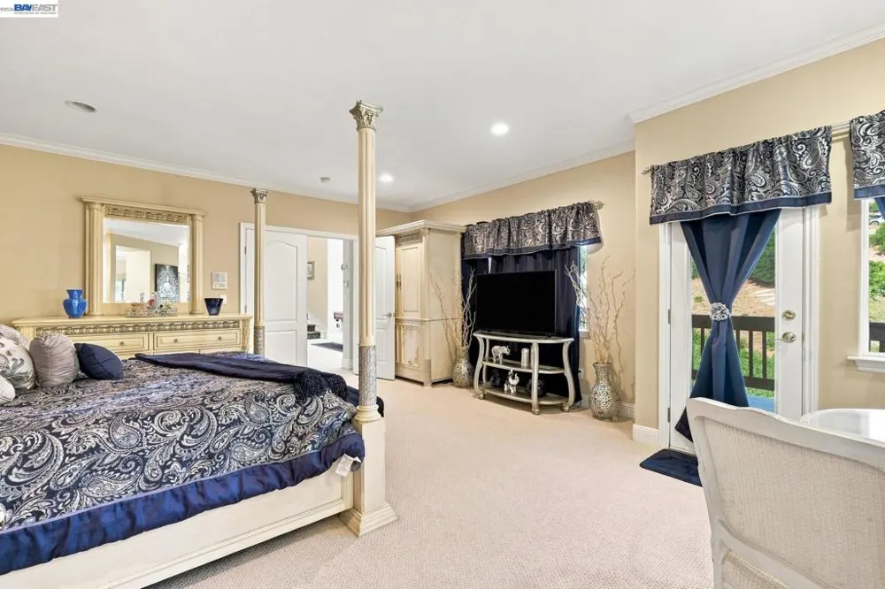 1769 Carmel Ct Hayward, CA 94541