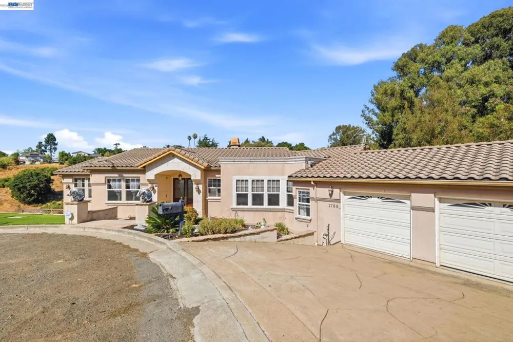 1769 Carmel Ct Hayward, CA 94541