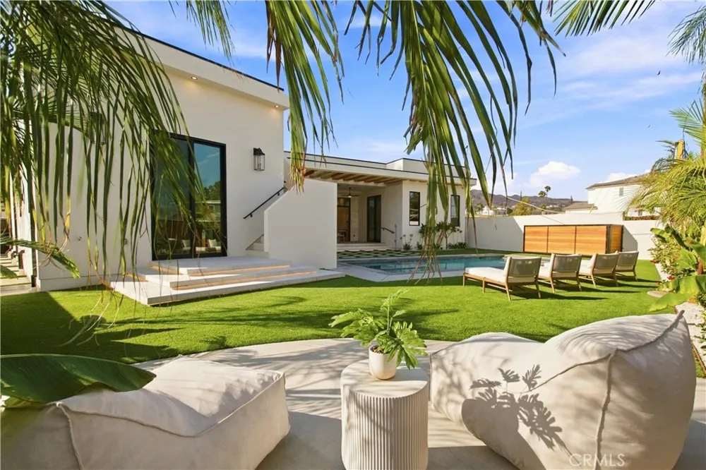 16966 Livorno Drive Pacific Palisades, CA 90272