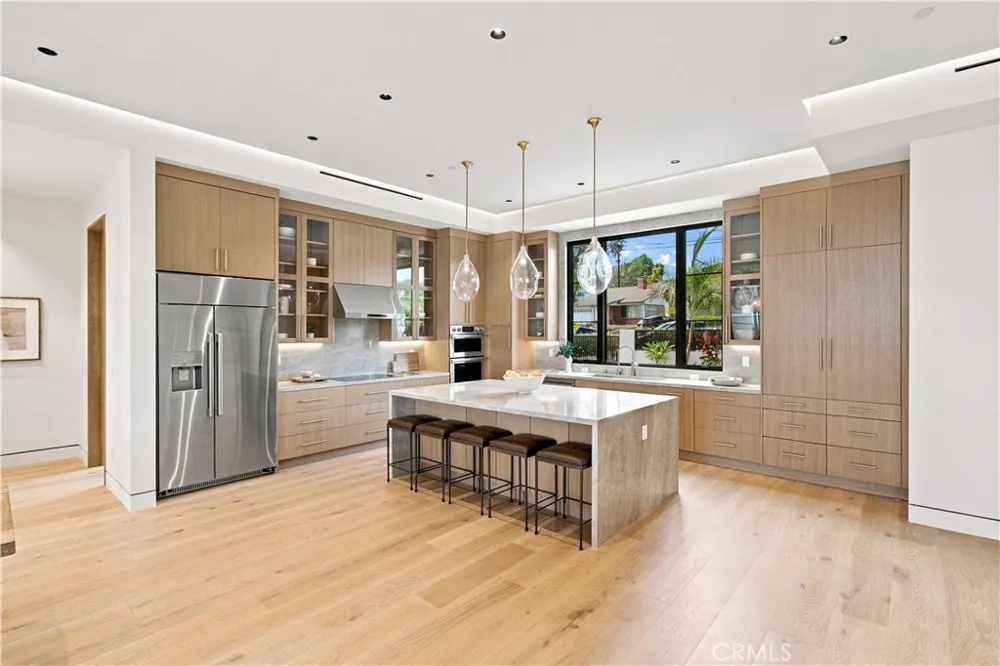 16966 Livorno Drive Pacific Palisades, CA 90272
