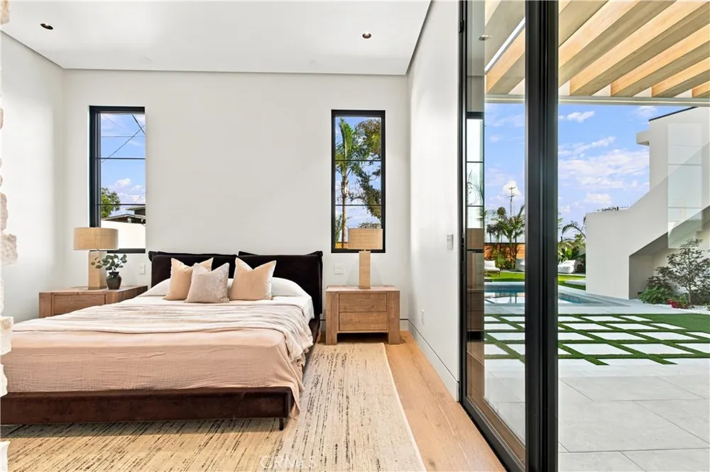 16966 Livorno Drive Pacific Palisades, CA 90272