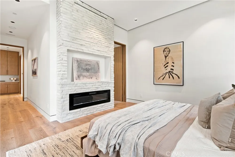 16966 Livorno Drive Pacific Palisades, CA 90272