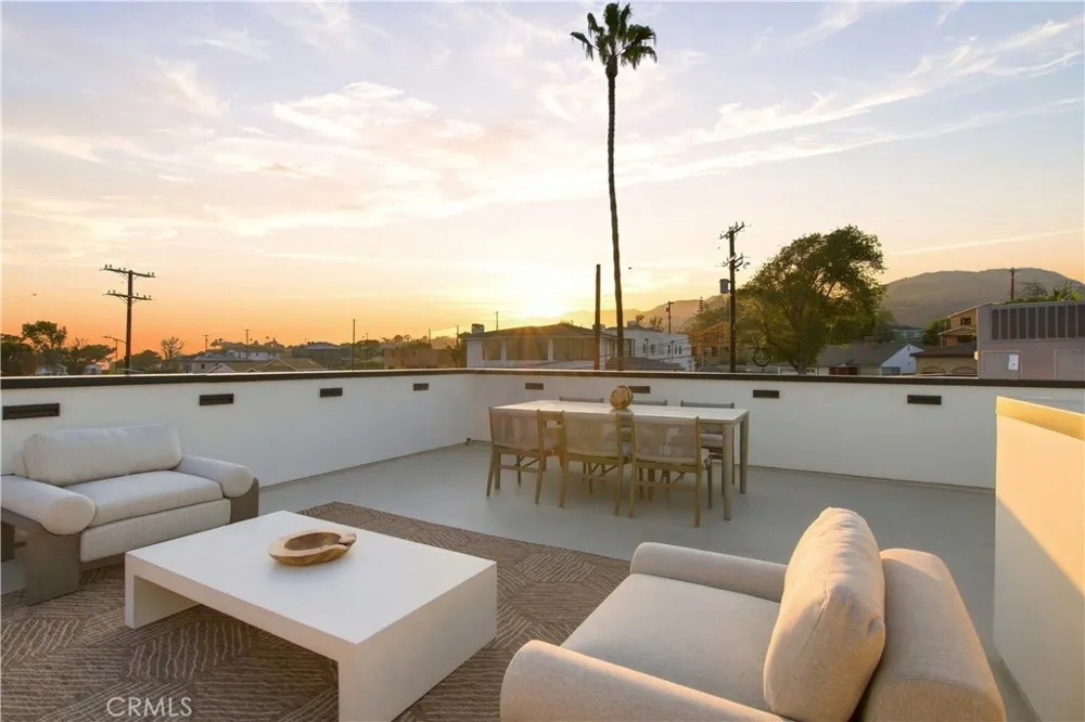 16966 Livorno Drive Pacific Palisades, CA 90272