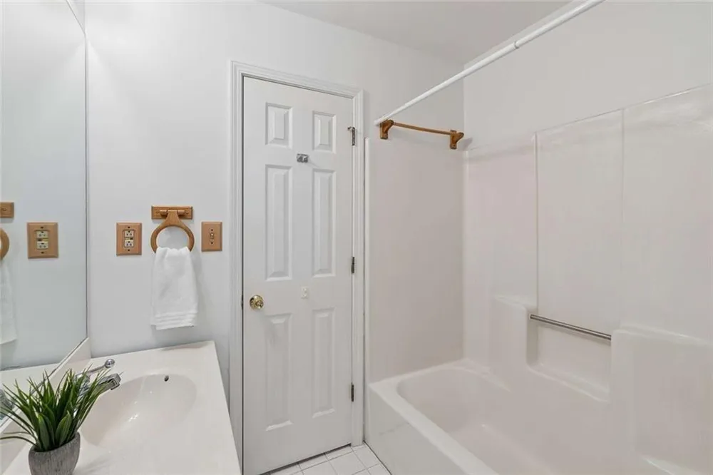 805 Holmes Street NW Atlanta, GA 30318