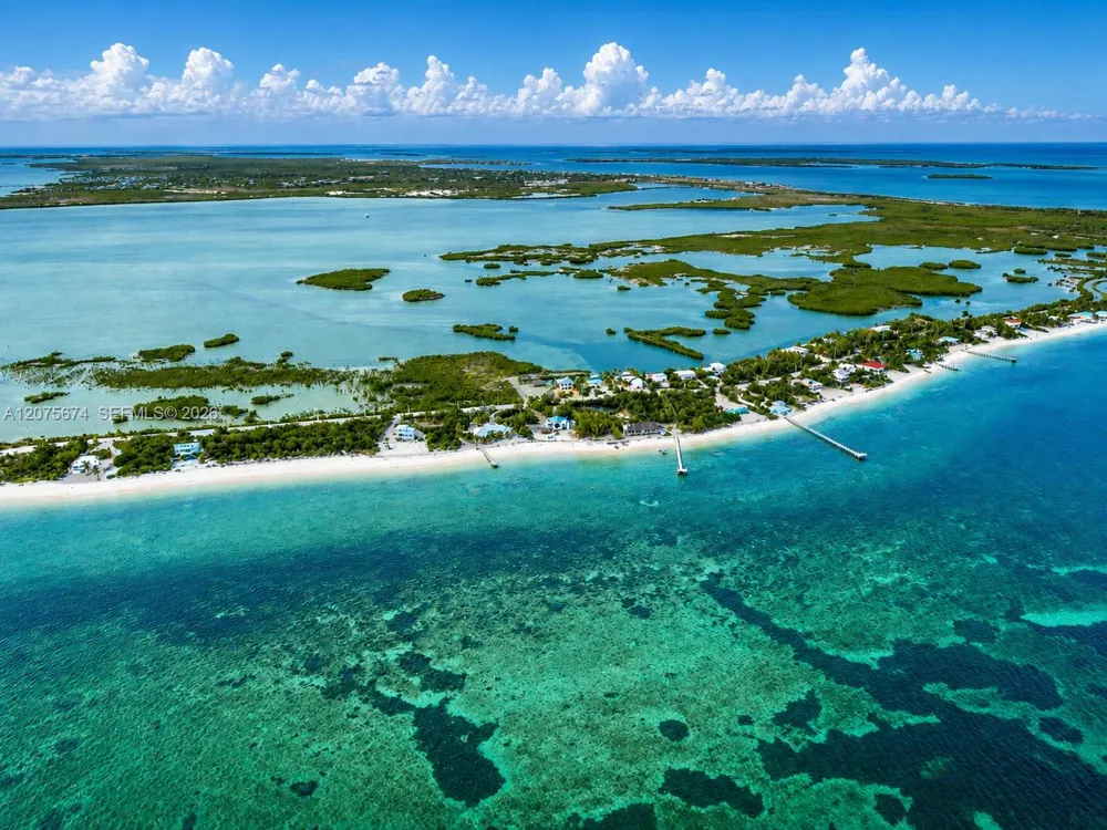 1557 Long Beach Dr Big Pine, FL 33043
