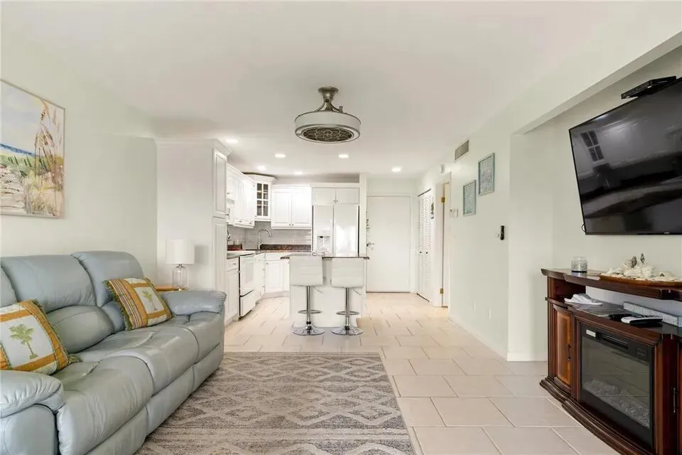 2400 S OCEAN DRIVE #V325 Fort Pierce, FL 34949
