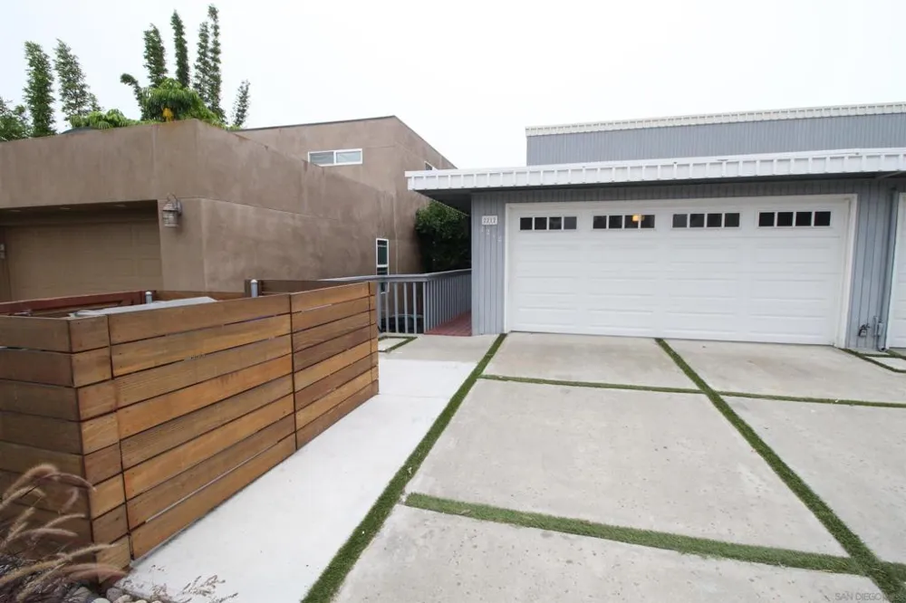 2212 Edinburg Ave, Cardiff by the Sea, CA 92007