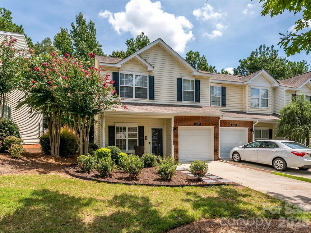 15583 Stronvar House Lane Charlotte, NC 28277