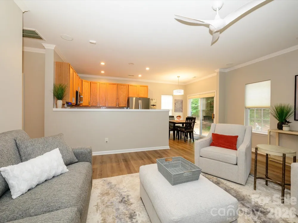 15583 Stronvar House Lane Charlotte, NC 28277