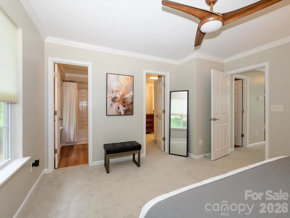 15583 Stronvar House Lane Charlotte, NC 28277