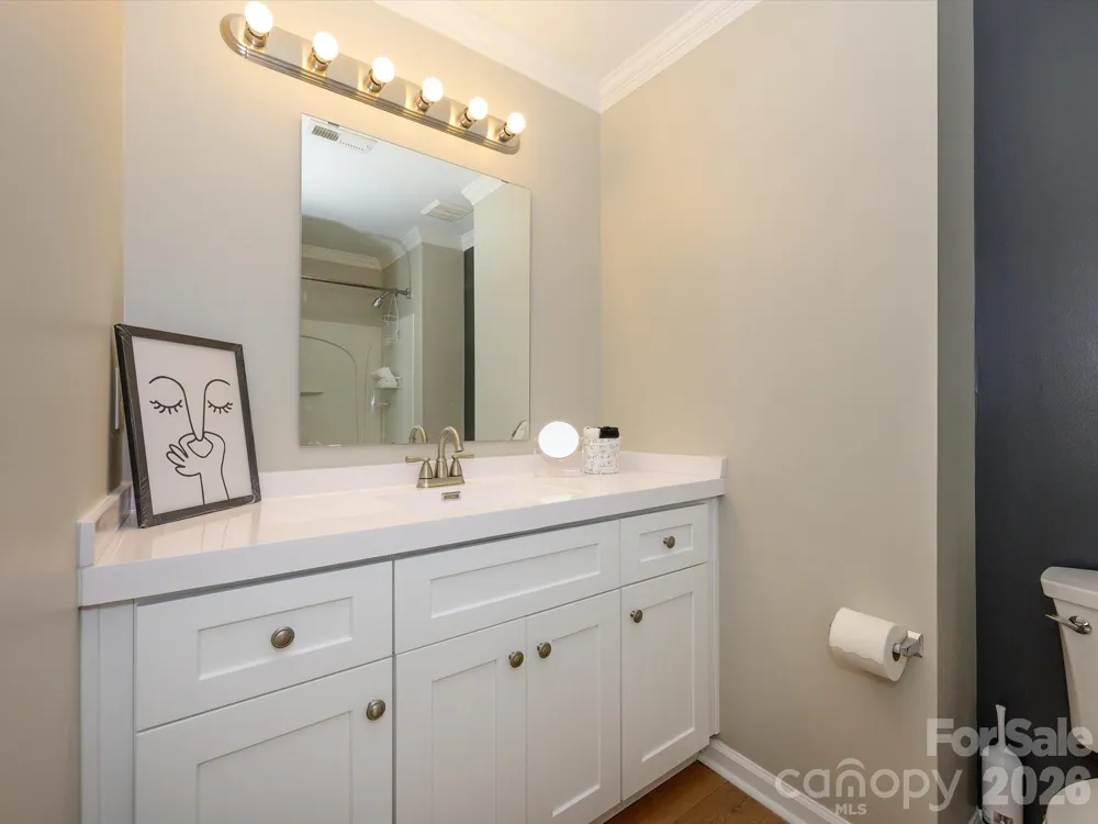 15583 Stronvar House Lane Charlotte, NC 28277