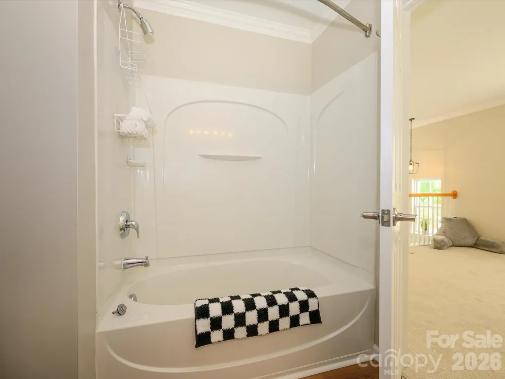 15583 Stronvar House Lane Charlotte, NC 28277