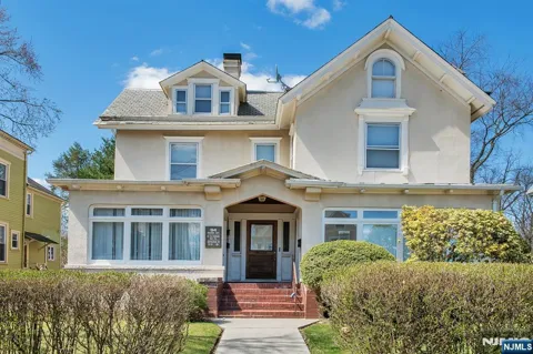 94 Park Street 2R