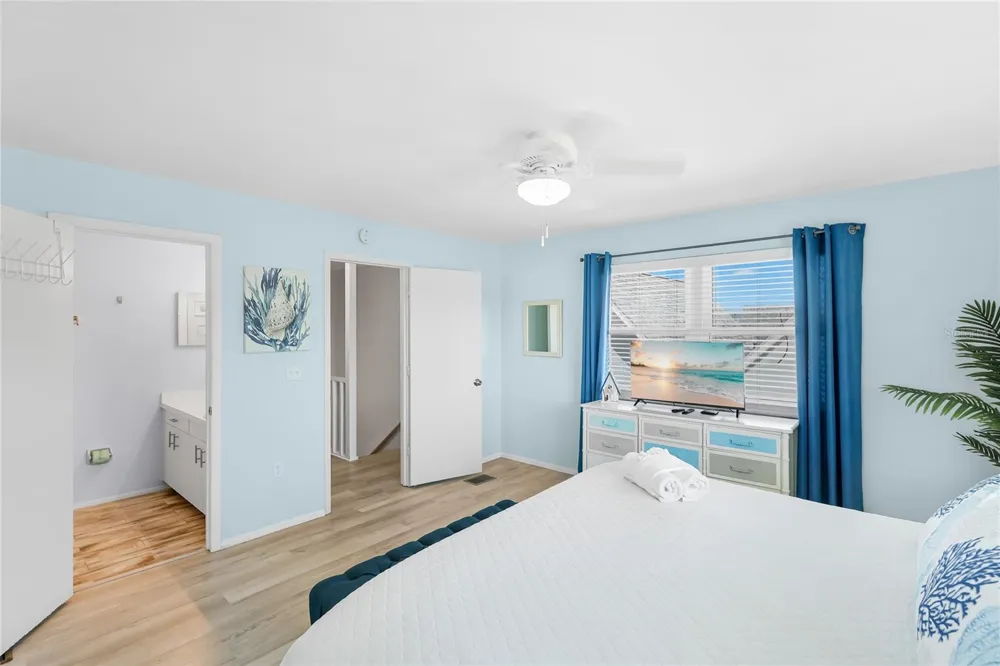 6250 HOLMES BOULEVARD #24 Holmes Beach, FL 34217