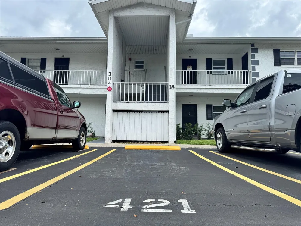 304 46TH AVENUE TERRACE W #421 Bradenton, FL 34207
