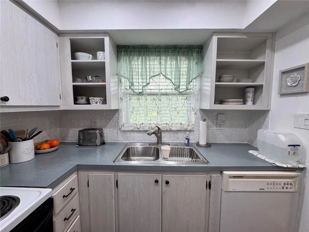 304 46TH AVENUE TERRACE W #421 Bradenton, FL 34207