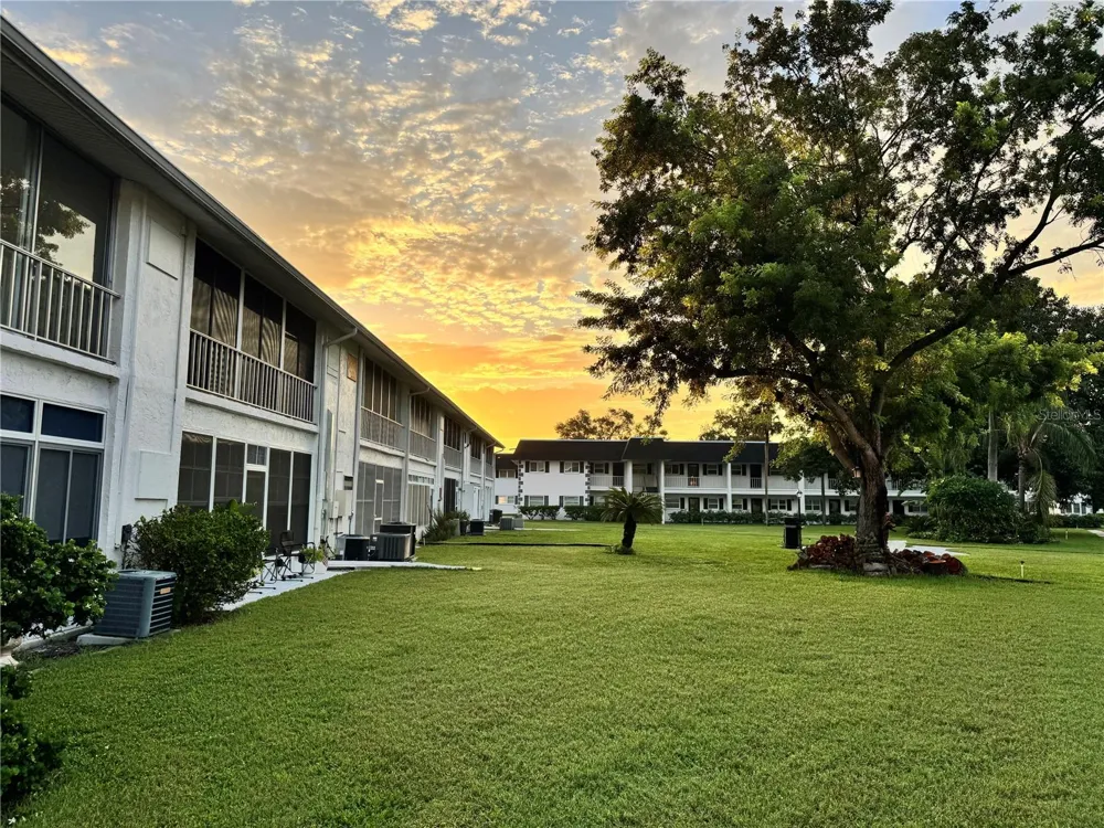 304 46TH AVENUE TERRACE W #421 Bradenton, FL 34207