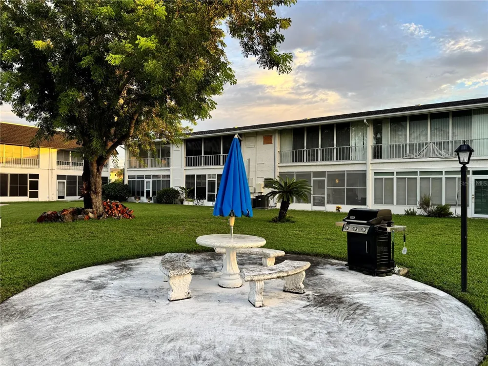 304 46TH AVENUE TERRACE W #421 Bradenton, FL 34207