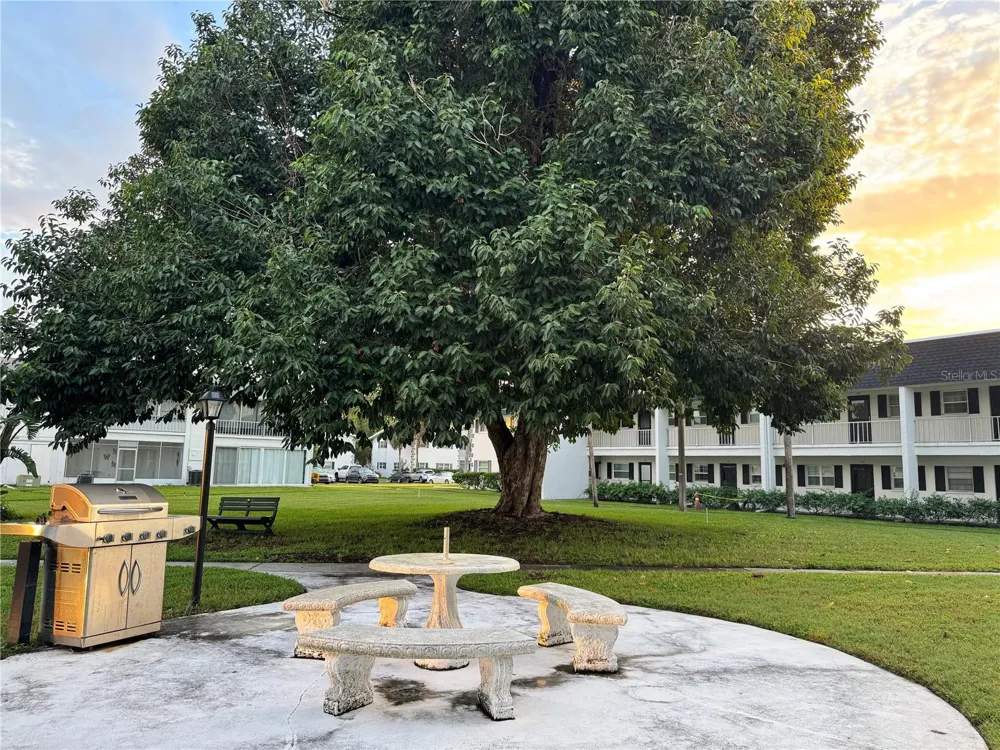 304 46TH AVENUE TERRACE W #421 Bradenton, FL 34207