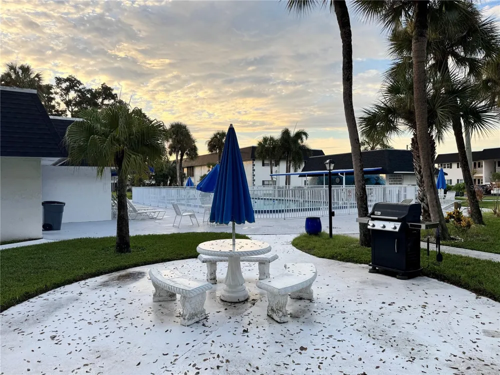 304 46TH AVENUE TERRACE W #421 Bradenton, FL 34207