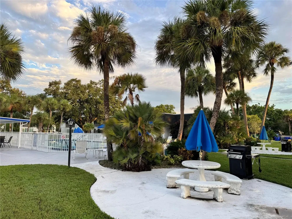304 46TH AVENUE TERRACE W #421 Bradenton, FL 34207