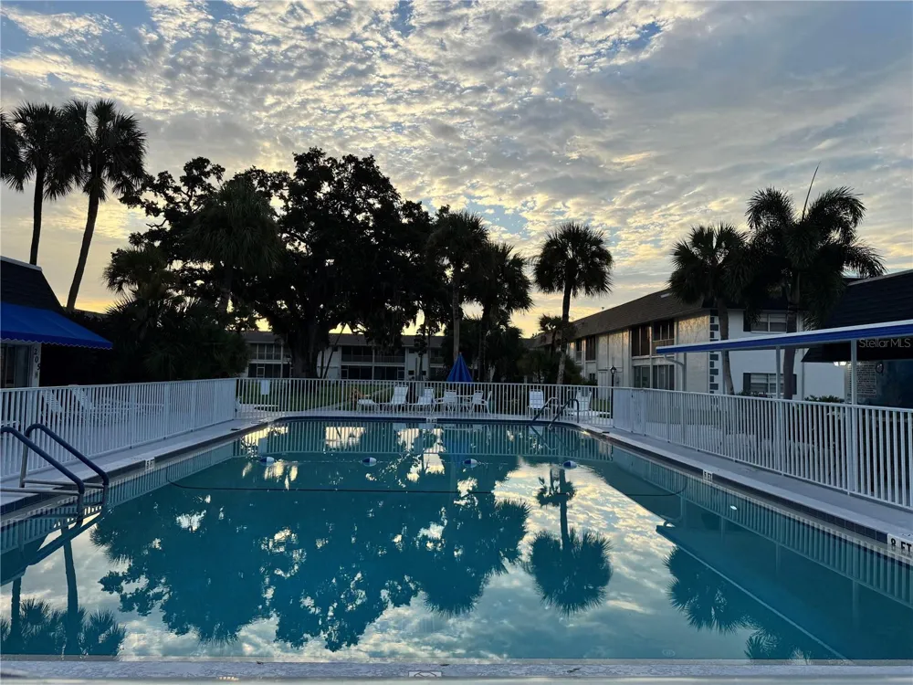 304 46TH AVENUE TERRACE W #421 Bradenton, FL 34207