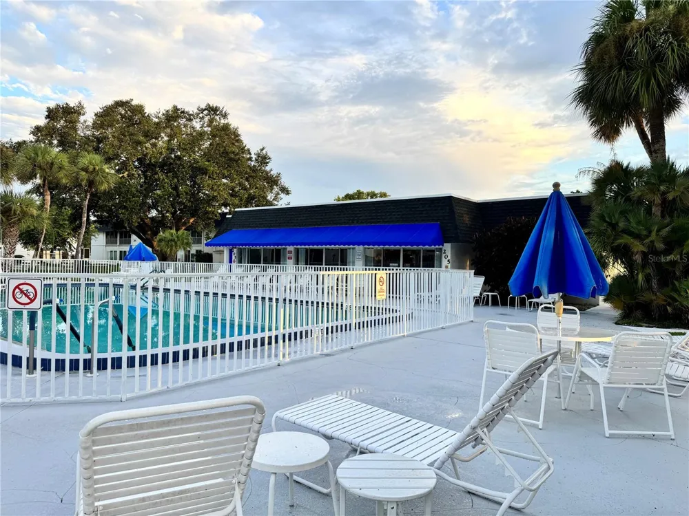 304 46TH AVENUE TERRACE W #421 Bradenton, FL 34207