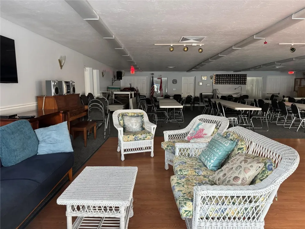 304 46TH AVENUE TERRACE W #421 Bradenton, FL 34207