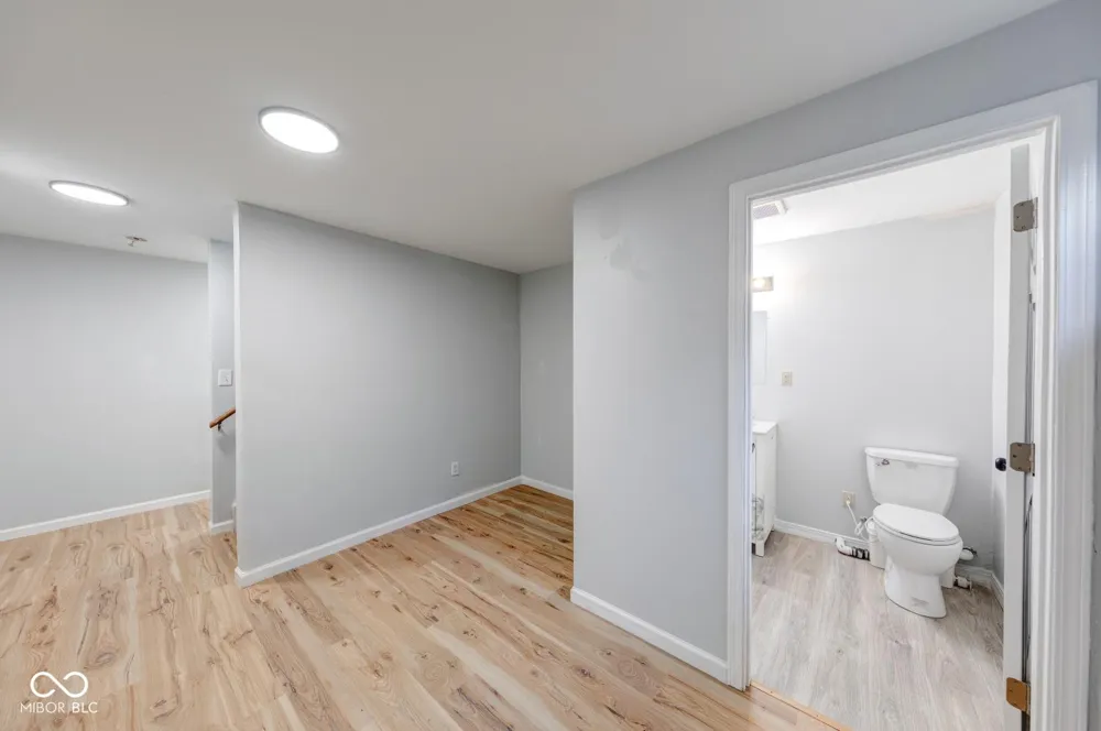 2042 Thousand Oaks Boulevard Indianapolis, IN 46214