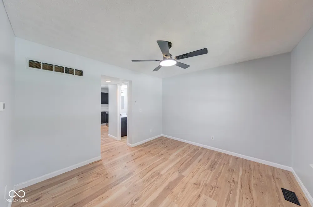 2042 Thousand Oaks Boulevard Indianapolis, IN 46214