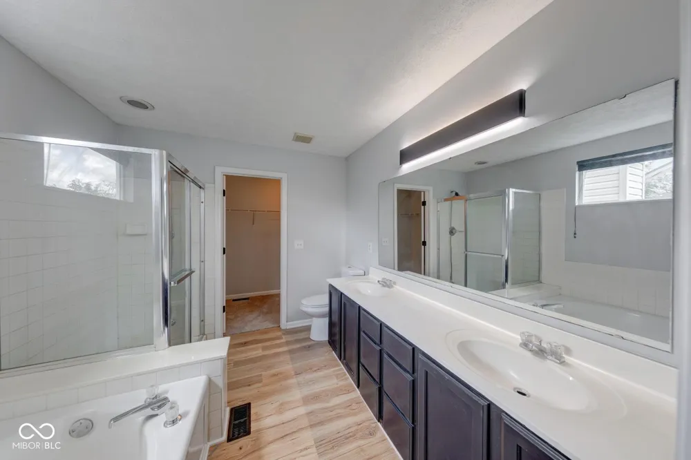 2042 Thousand Oaks Boulevard Indianapolis, IN 46214