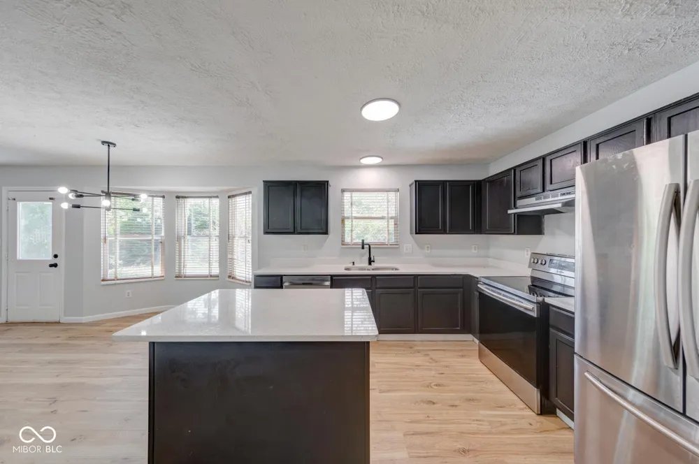 2042 Thousand Oaks Boulevard Indianapolis, IN 46214