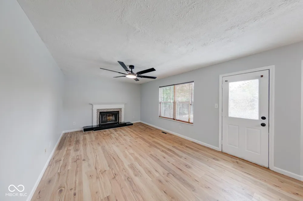 2042 Thousand Oaks Boulevard Indianapolis, IN 46214