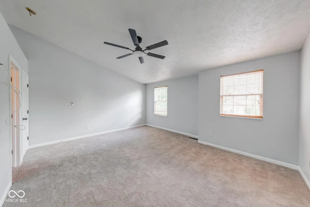 2042 Thousand Oaks Boulevard Indianapolis, IN 46214