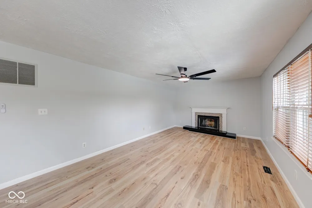 2042 Thousand Oaks Boulevard Indianapolis, IN 46214