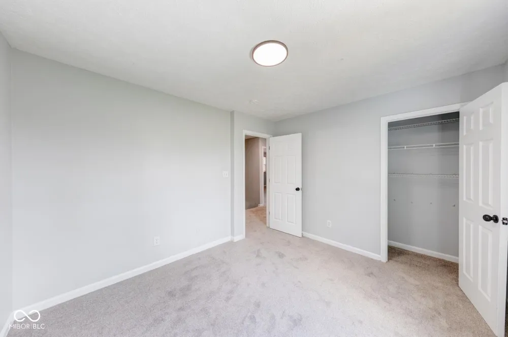 2042 Thousand Oaks Boulevard Indianapolis, IN 46214