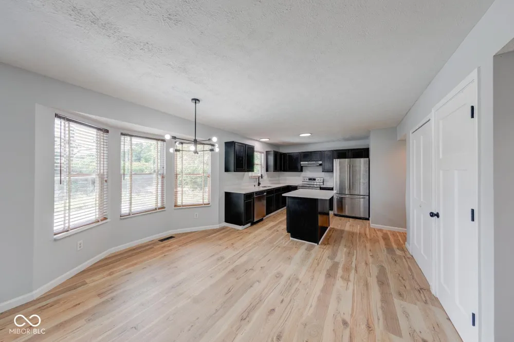 2042 Thousand Oaks Boulevard Indianapolis, IN 46214