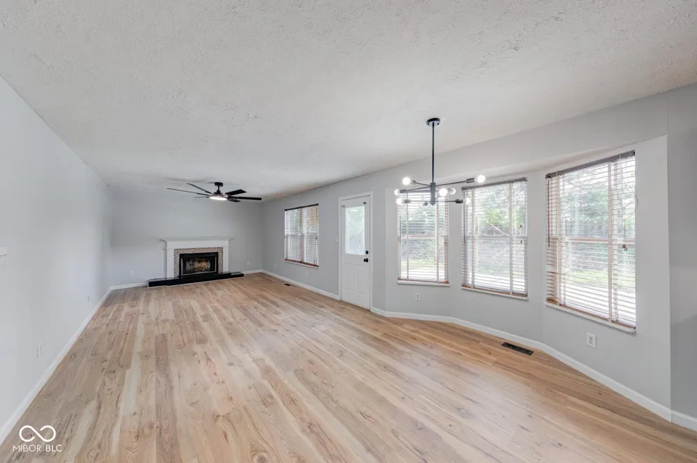 2042 Thousand Oaks Boulevard Indianapolis, IN 46214