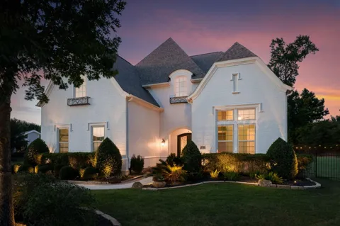 2343 Bottlebrush Lane