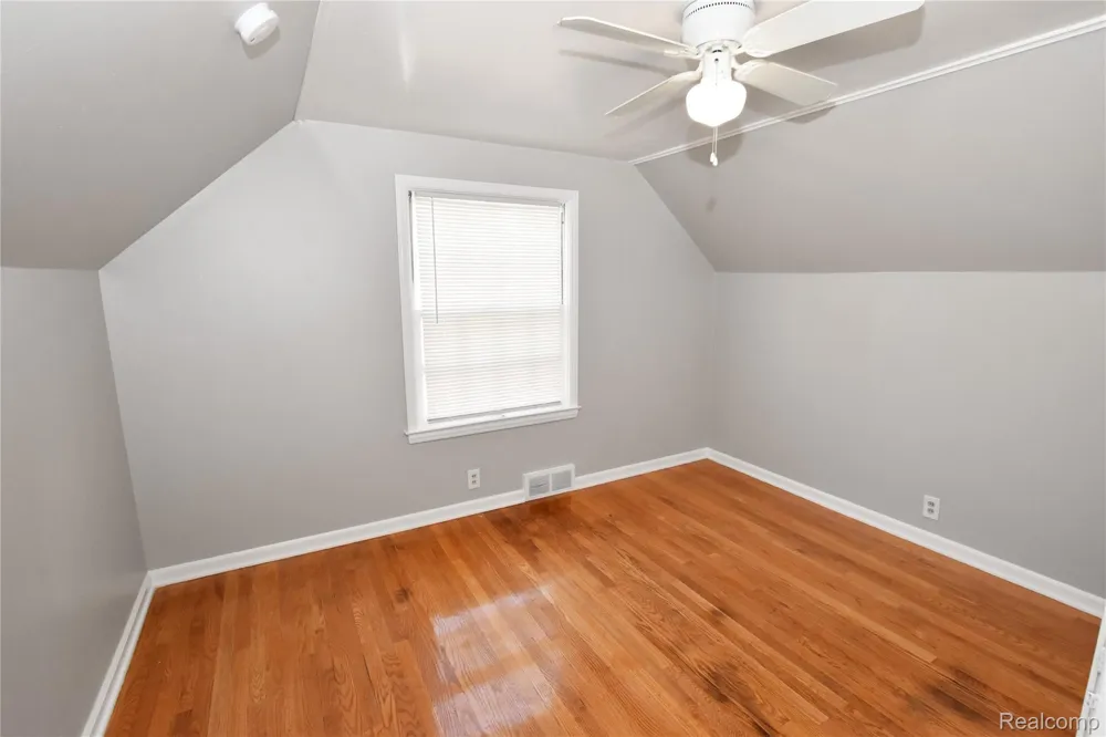 2332 Nolen Drive Flint City, MI 48504