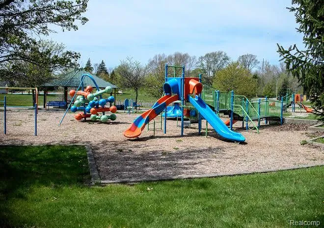 2332 Nolen Drive Flint City, MI 48504