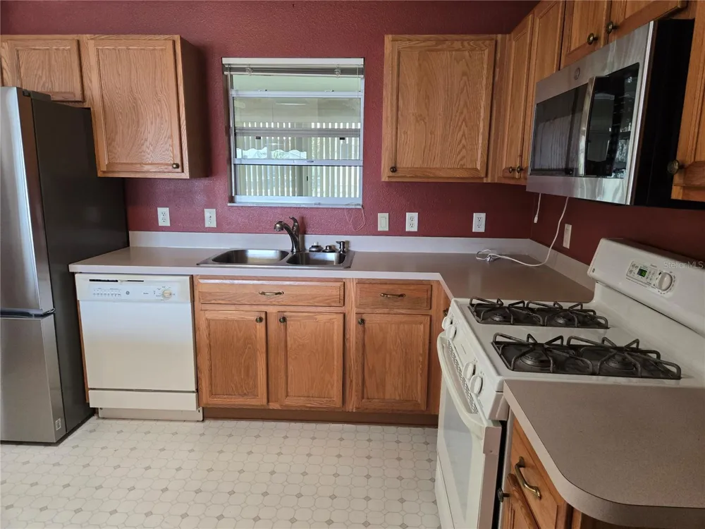 9533 SE 168TH MAPLESONG LANE The Villages, FL 32162