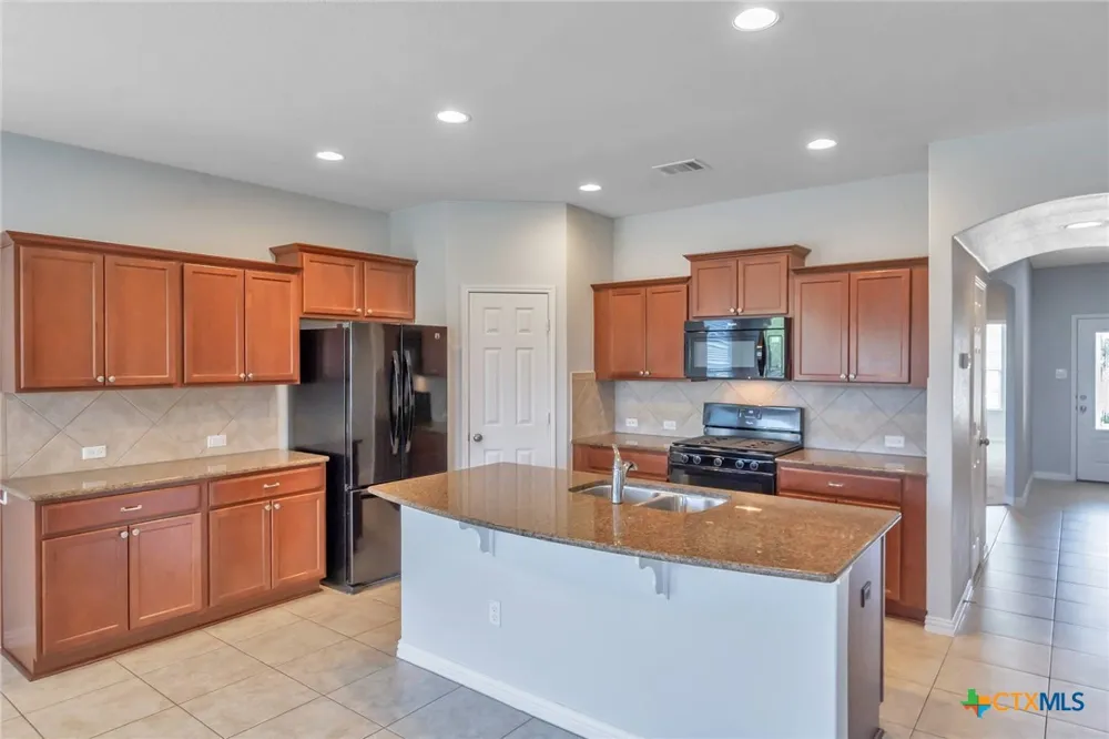 2012 Elaina Loop Leander, TX 78641