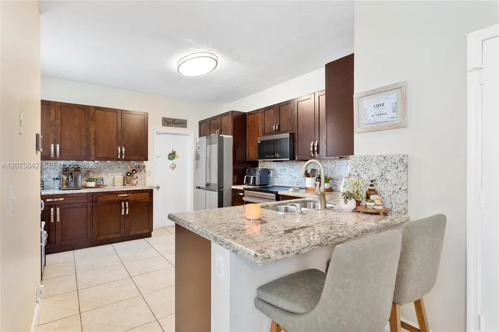 2224 Salerno Cir Weston, FL 33327