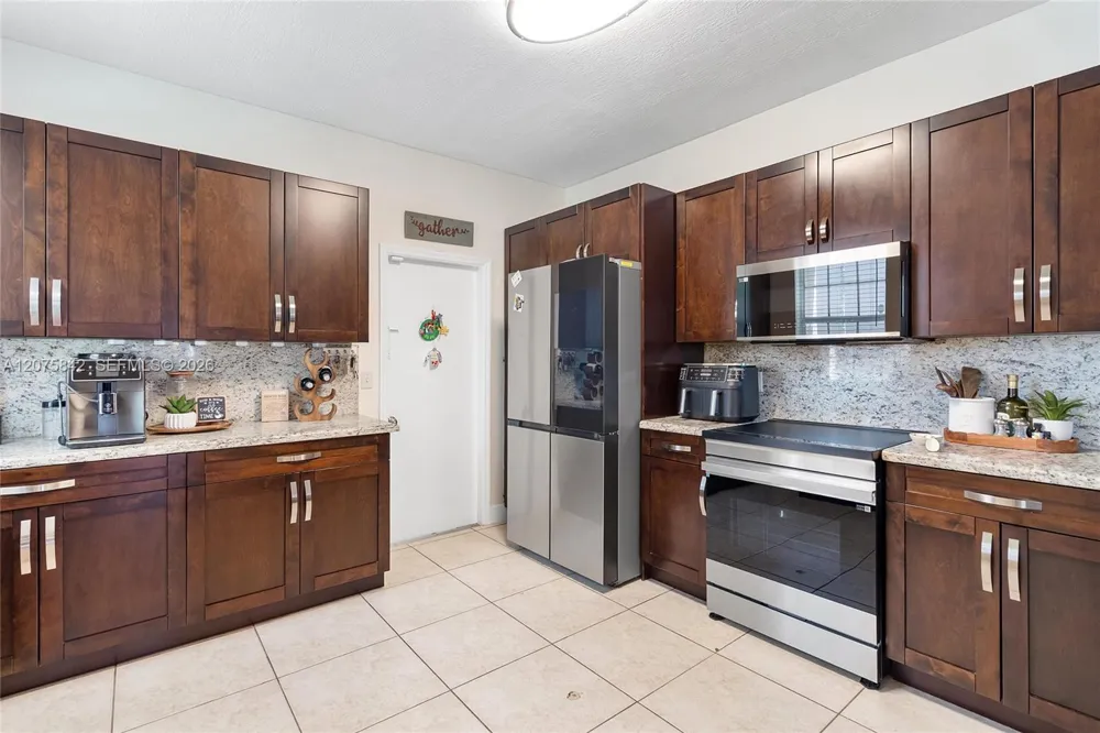 2224 Salerno Cir Weston, FL 33327