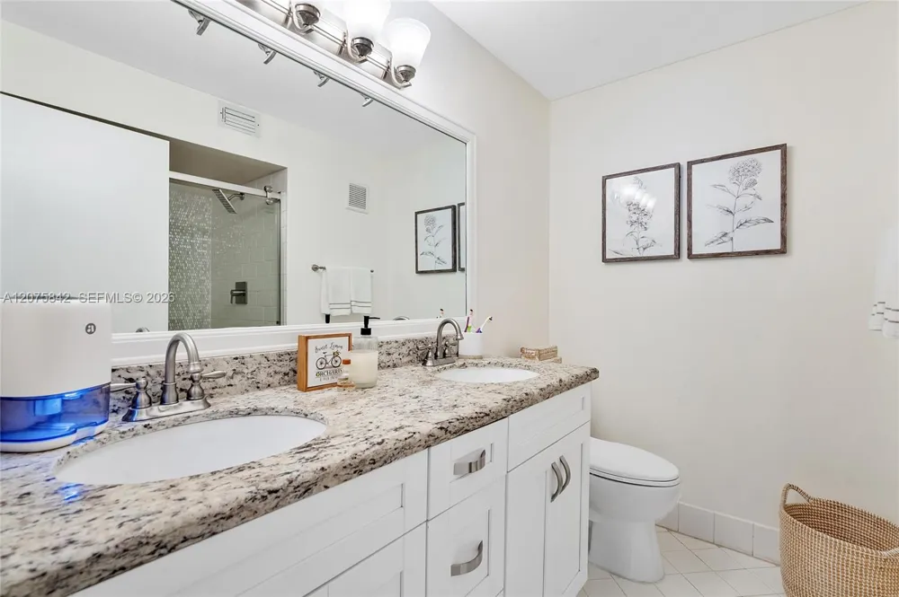 2224 Salerno Cir Weston, FL 33327