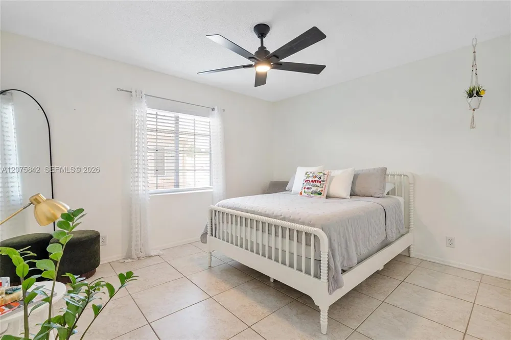 2224 Salerno Cir Weston, FL 33327