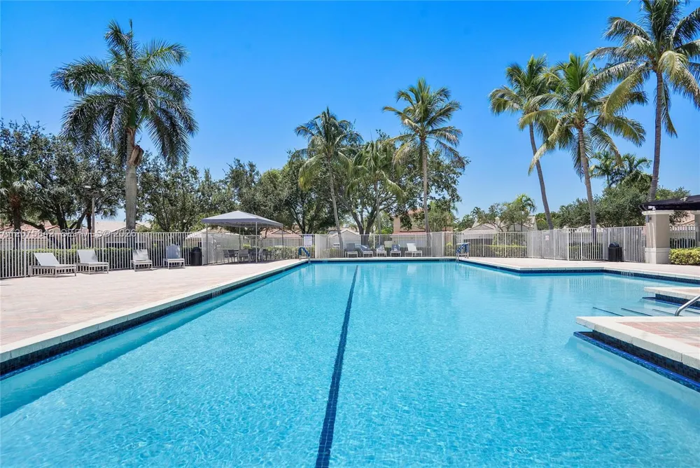 2224 Salerno Cir Weston, FL 33327